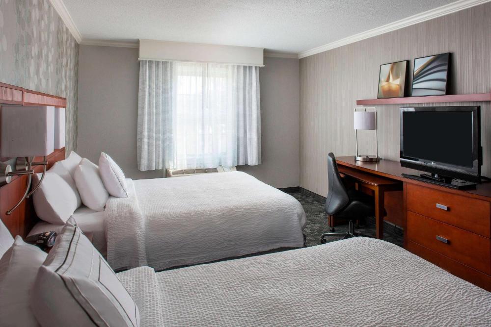 Queen Room with Two Queen Beds interior